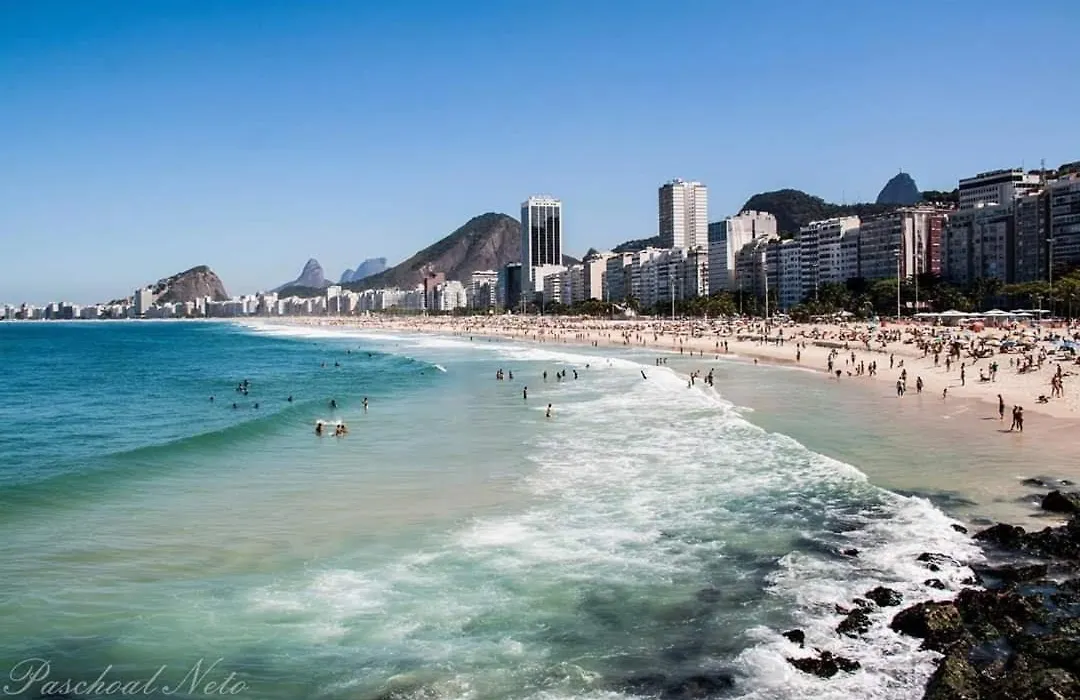 Apartamento Em Copacabana Na Quadra Da Praia-1